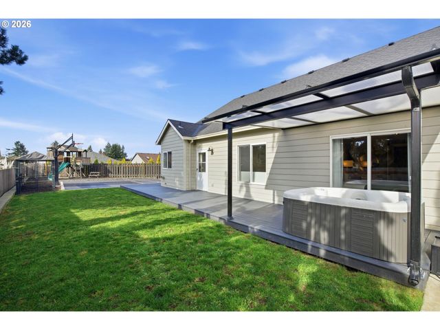 20165 SPYGLASS Ct, Oregon City, OR 97045