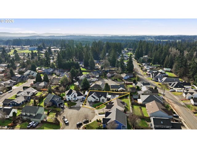 20165 SPYGLASS Ct, Oregon City, OR 97045