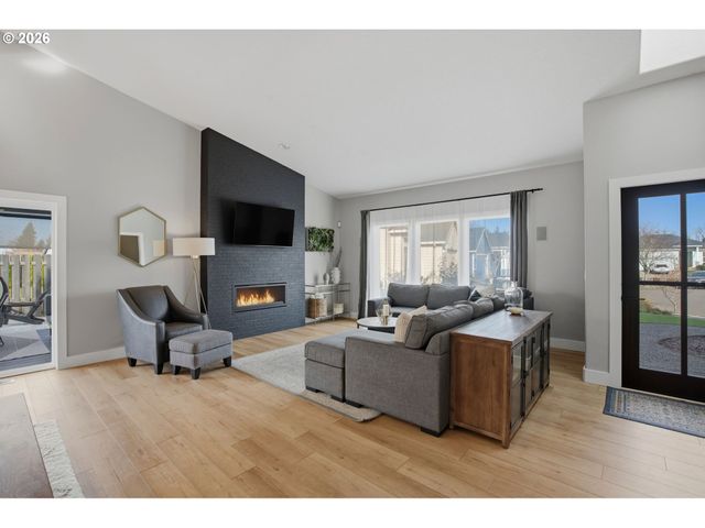 20165 SPYGLASS Ct, Oregon City, OR 97045