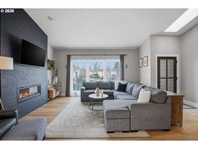 20165 SPYGLASS Ct, Oregon City, OR 97045