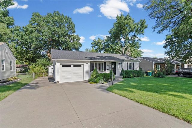 7333 W Maple Street, Overland Park, KS 66204