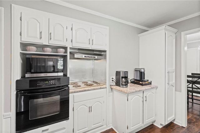 7333 W Maple Street, Overland Park, KS 66204