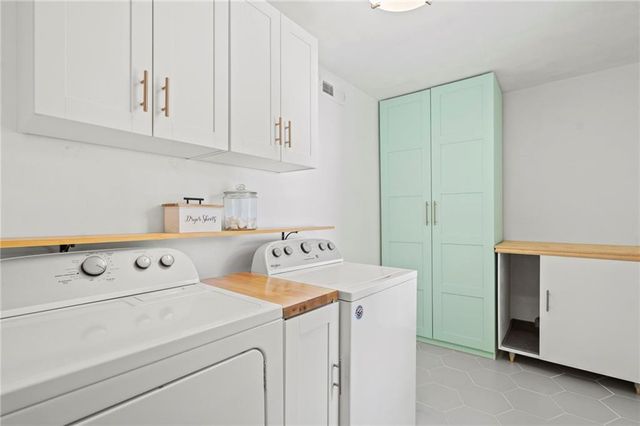 7333 W Maple Street, Overland Park, KS 66204