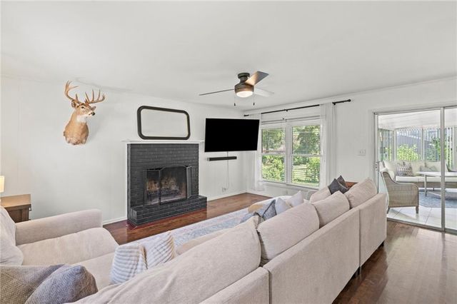 7333 W Maple Street, Overland Park, KS 66204