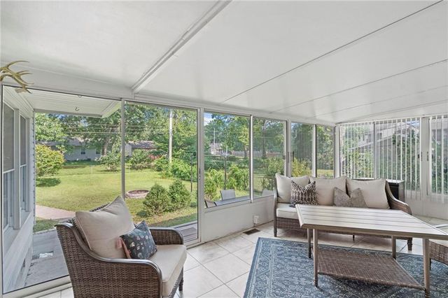 7333 W Maple Street, Overland Park, KS 66204