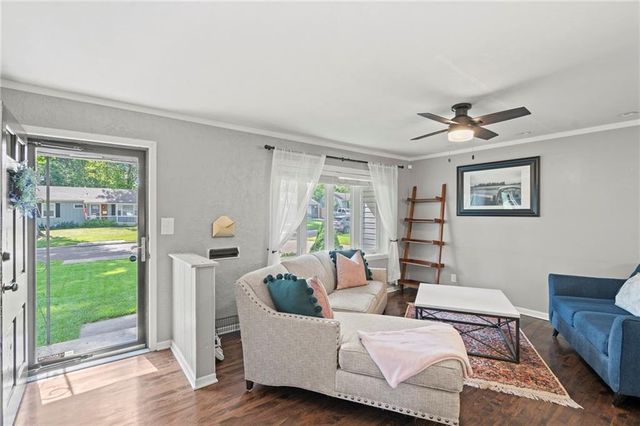 7333 W Maple Street, Overland Park, KS 66204