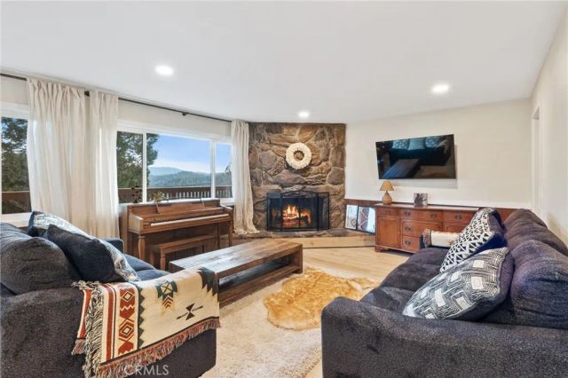 27786 Matterhorn Drive, Lake Arrowhead, CA 92352