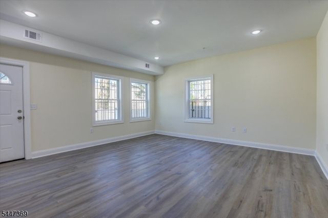 59 Sunset Ave, Newark City, NJ 07106