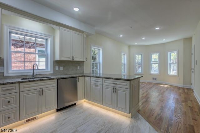 59 Sunset Ave, Newark City, NJ 07106