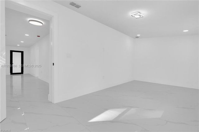 356 New York Drive, Fort Myers, FL 33905