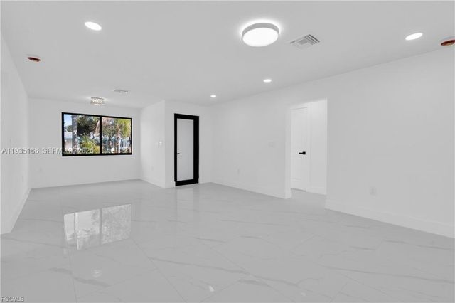 356 New York Drive, Fort Myers, FL 33905