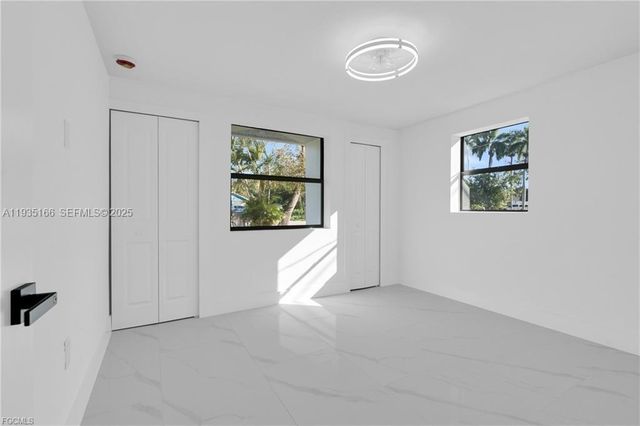 356 New York Drive, Fort Myers, FL 33905