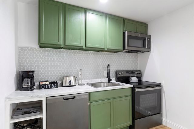 8633 Westglen, Dallas, TX 75228