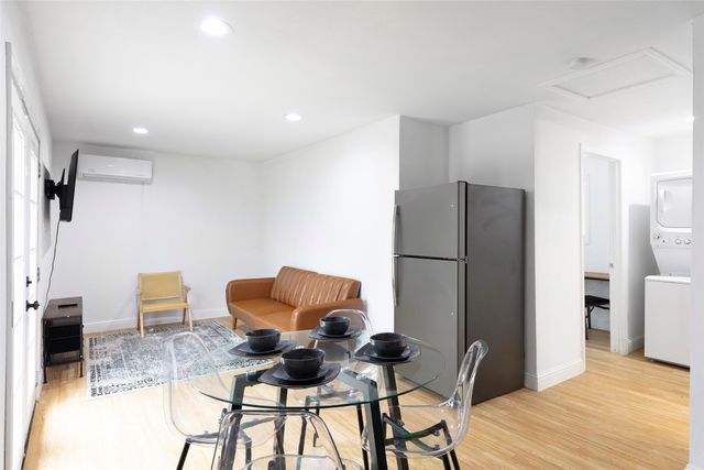 8633 Westglen, Dallas, TX 75228