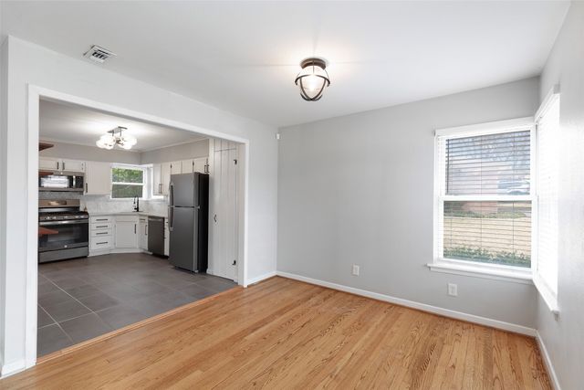 8633 Westglen, Dallas, TX 75228