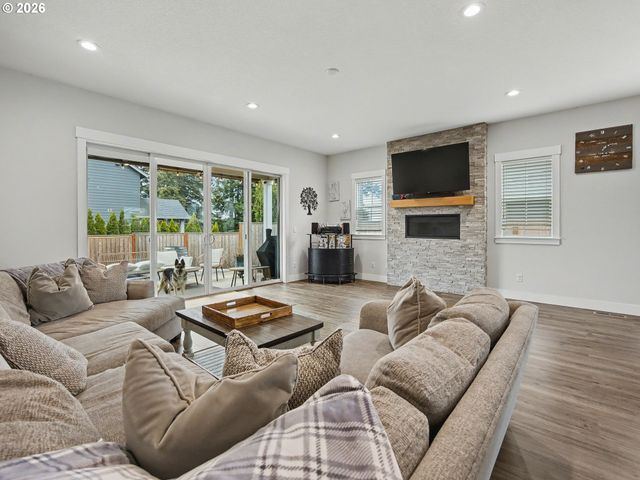 38005 JUNIPER St, Sandy, OR 97055