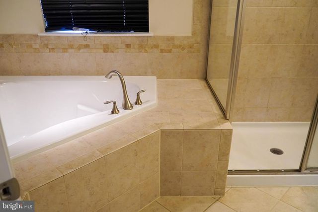 11421 SAWGRASS PL, White Plains, MD 20695