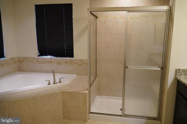 11421 SAWGRASS PL, White Plains, MD 20695