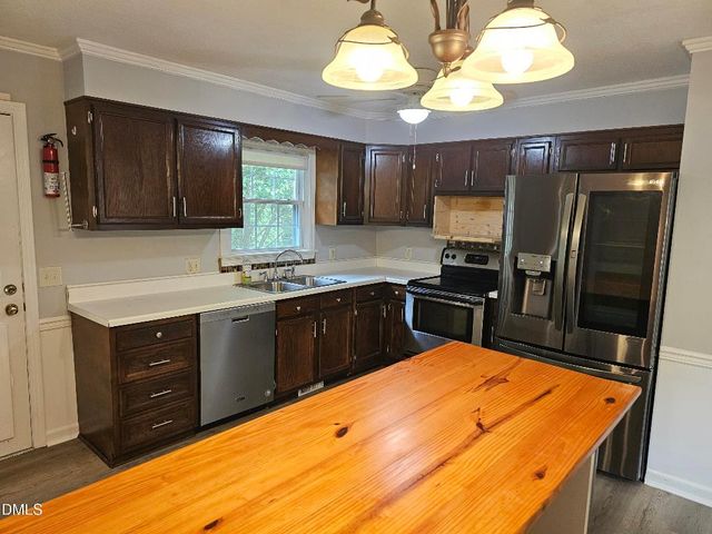 2712 Pebblebrook Drive, Sanford, NC 27330