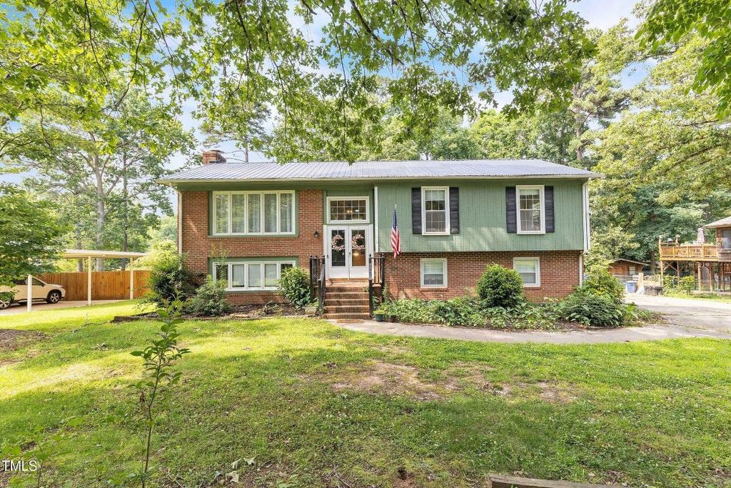 2712 Pebblebrook Drive, Sanford, NC 27330