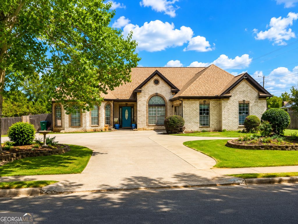 100 Wyckliffe Drive, Locust Grove, GA 30248