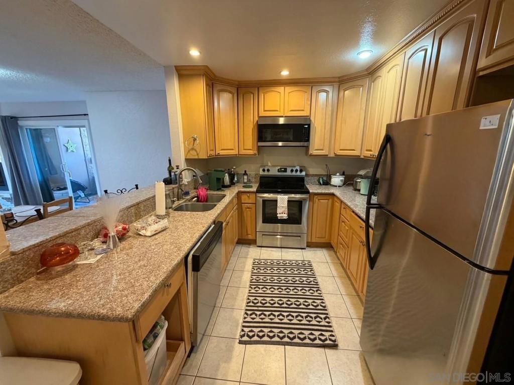 Image 9 of property listing at 10350 Caminito Cuervo 106, San Diego, CA 92108
