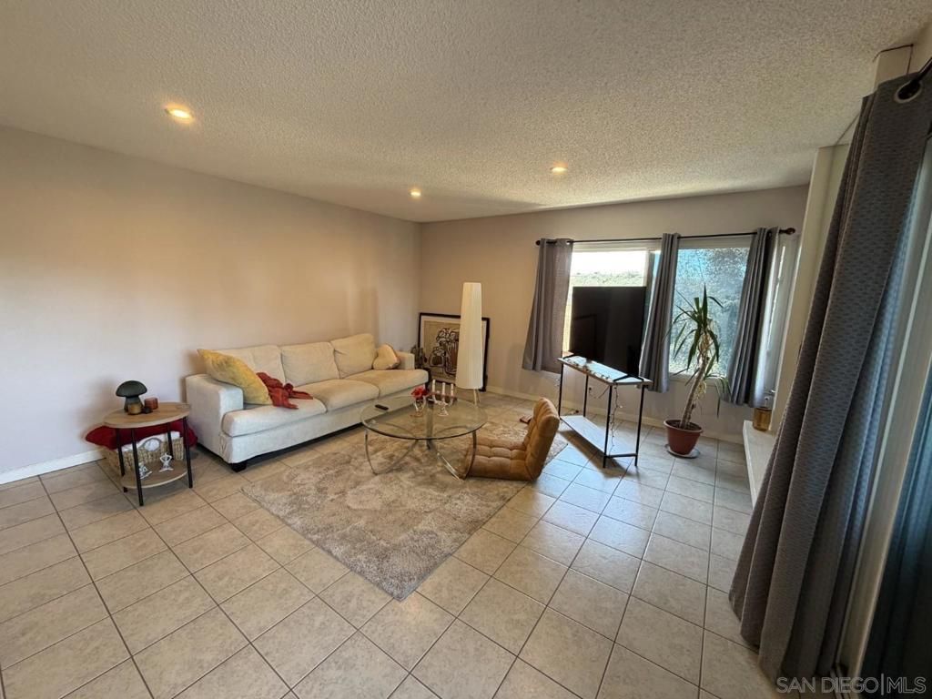Image 11 of property listing at 10350 Caminito Cuervo 106, San Diego, CA 92108