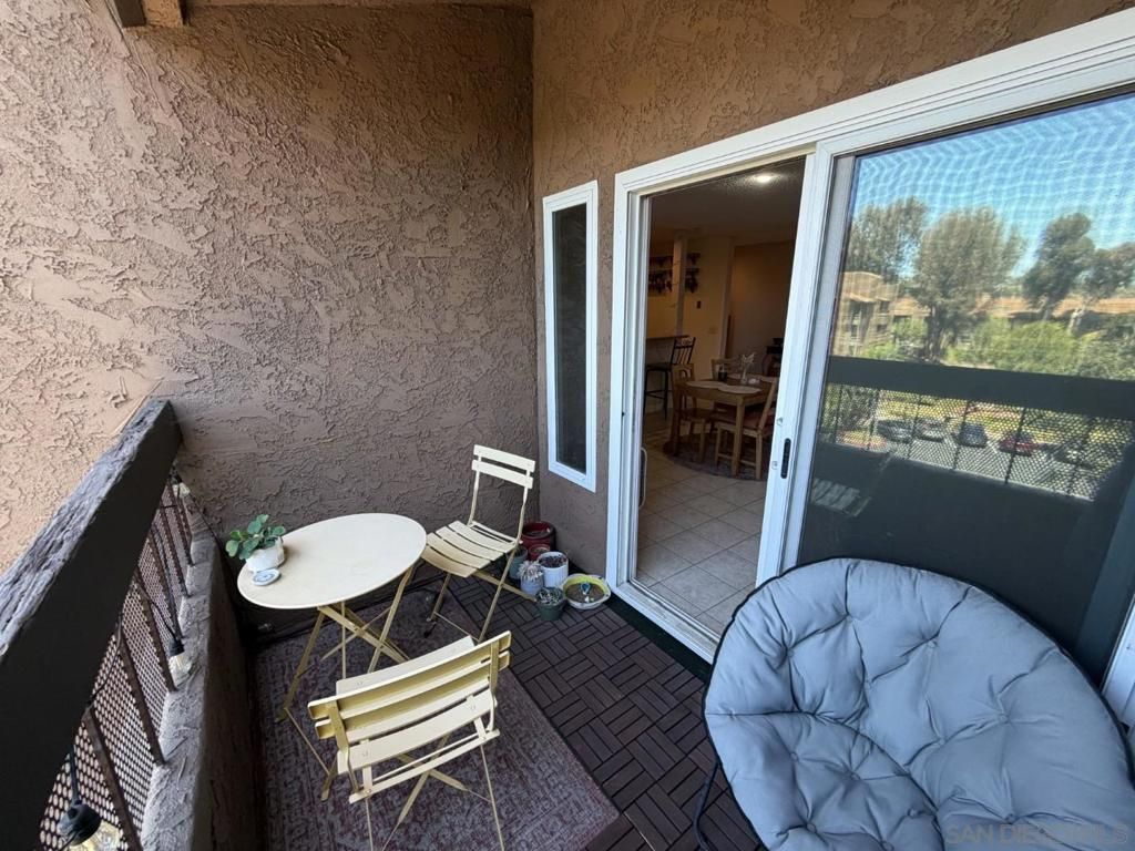 Image 13 of property listing at 10350 Caminito Cuervo 106, San Diego, CA 92108