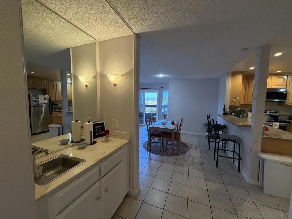 Image 14 of property listing at 10350 Caminito Cuervo 106, San Diego, CA 92108