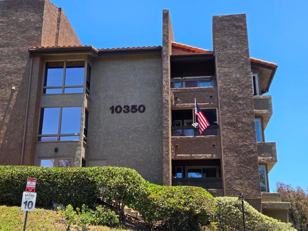 Image 2 of property listing at 10350 Caminito Cuervo 106, San Diego, CA 92108