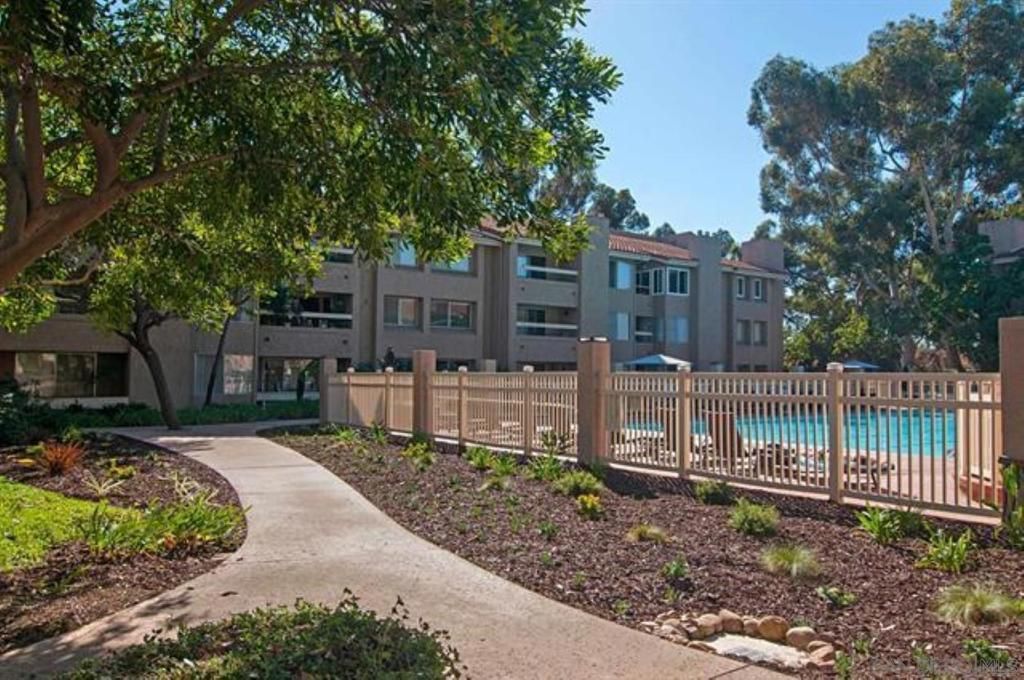 Image 37 of property listing at 10350 Caminito Cuervo 106, San Diego, CA 92108