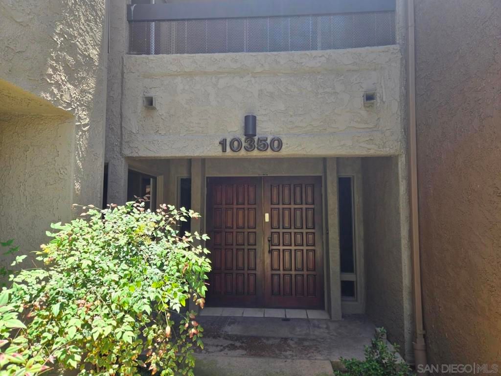 Image 3 of property listing at 10350 Caminito Cuervo 106, San Diego, CA 92108