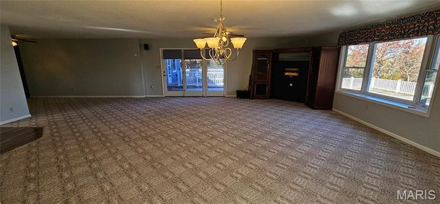 732 American Inn Road, Villa Ridge, MO 63089