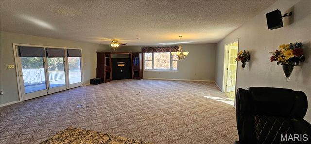 732 American Inn Road, Villa Ridge, MO 63089