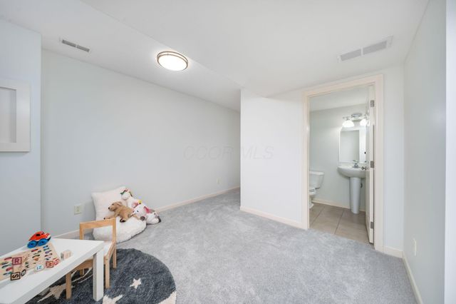 5964 Baronscourt Way, Dublin, OH 43016