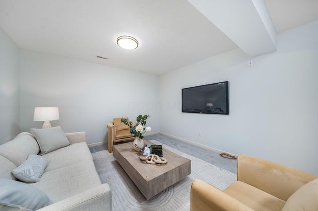 5964 Baronscourt Way, Dublin, OH 43016