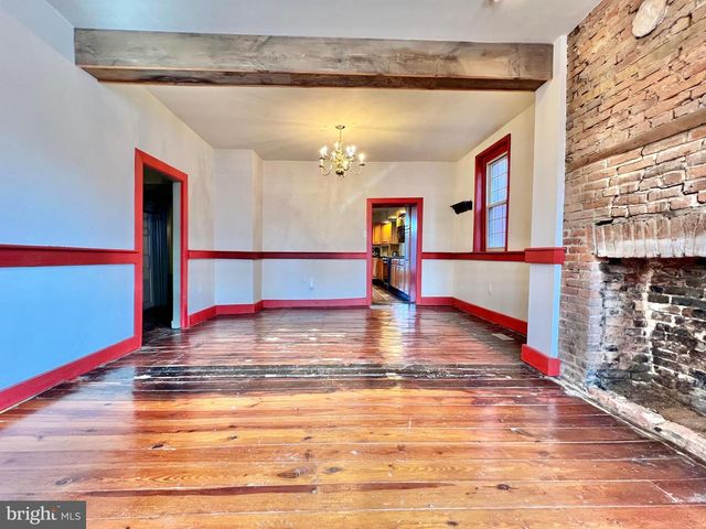 203 W FRANKLIN ST, Womelsdorf, PA 19567
