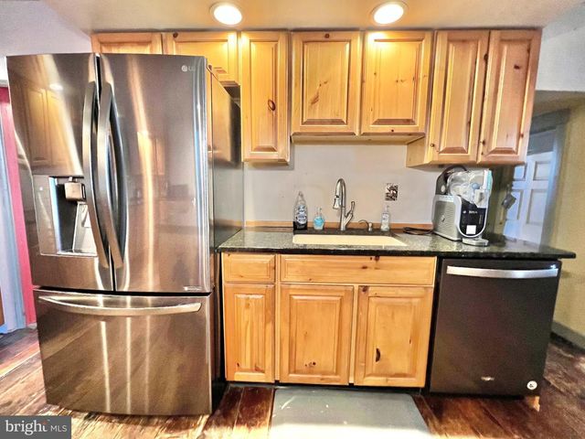 203 W FRANKLIN ST, Womelsdorf, PA 19567