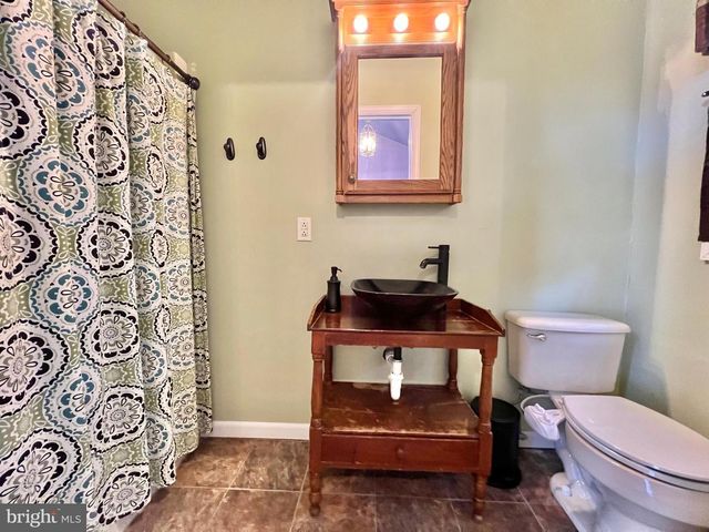203 W FRANKLIN ST, Womelsdorf, PA 19567