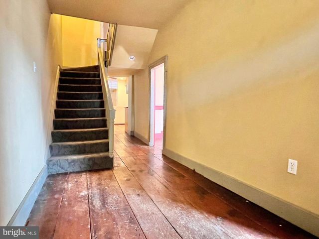 203 W FRANKLIN ST, Womelsdorf, PA 19567