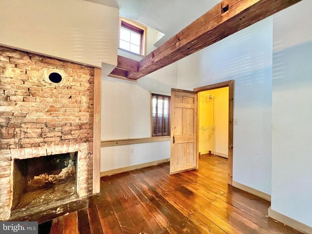 203 W FRANKLIN ST, Womelsdorf, PA 19567