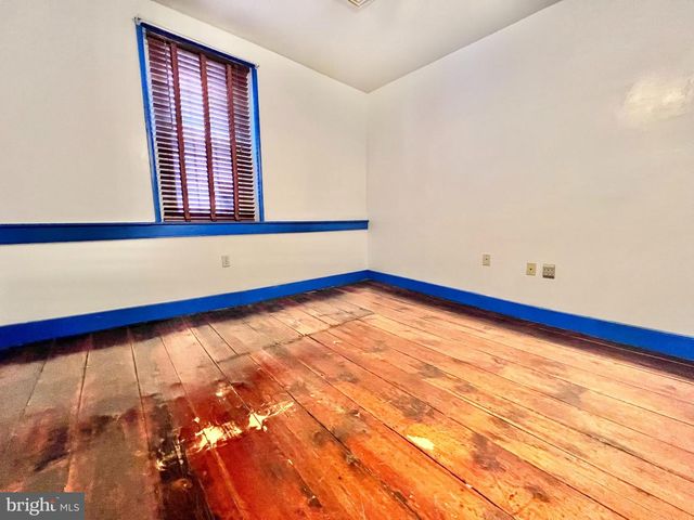 203 W FRANKLIN ST, Womelsdorf, PA 19567