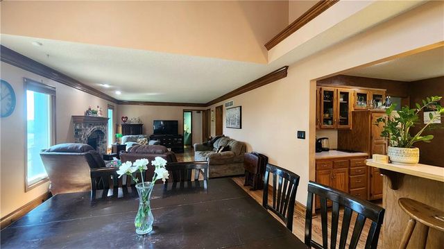 3305 S Sioux Court, Independence, MO 64057