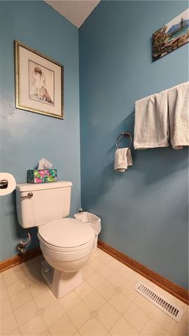 3305 S Sioux Court, Independence, MO 64057