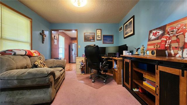 3305 S Sioux Court, Independence, MO 64057