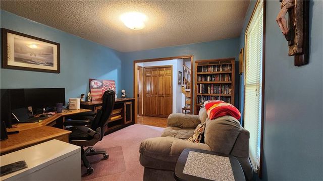 3305 S Sioux Court, Independence, MO 64057