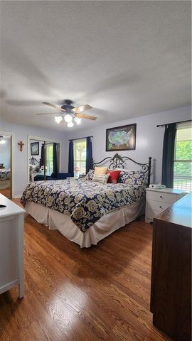 3305 S Sioux Court, Independence, MO 64057