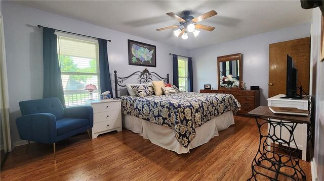3305 S Sioux Court, Independence, MO 64057