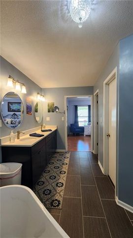 3305 S Sioux Court, Independence, MO 64057