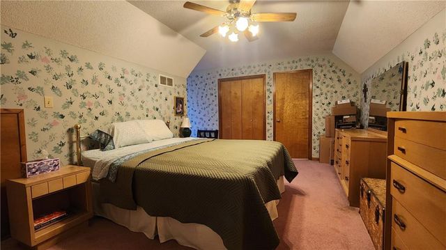 3305 S Sioux Court, Independence, MO 64057